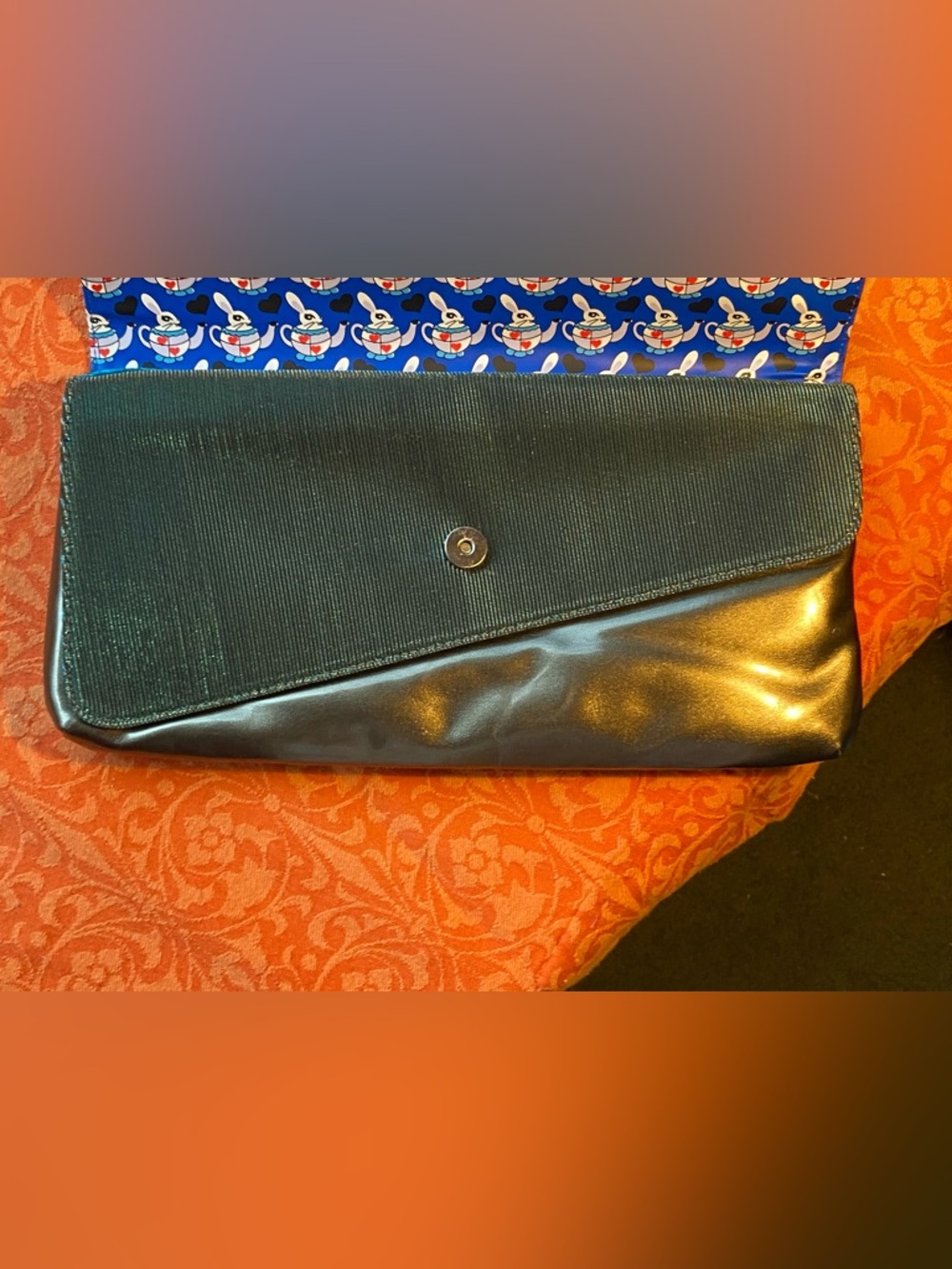 NWT in dust bag Irregular Choice Flick Flack clutch bag,metallic khaki gold - Picture 12 of 16